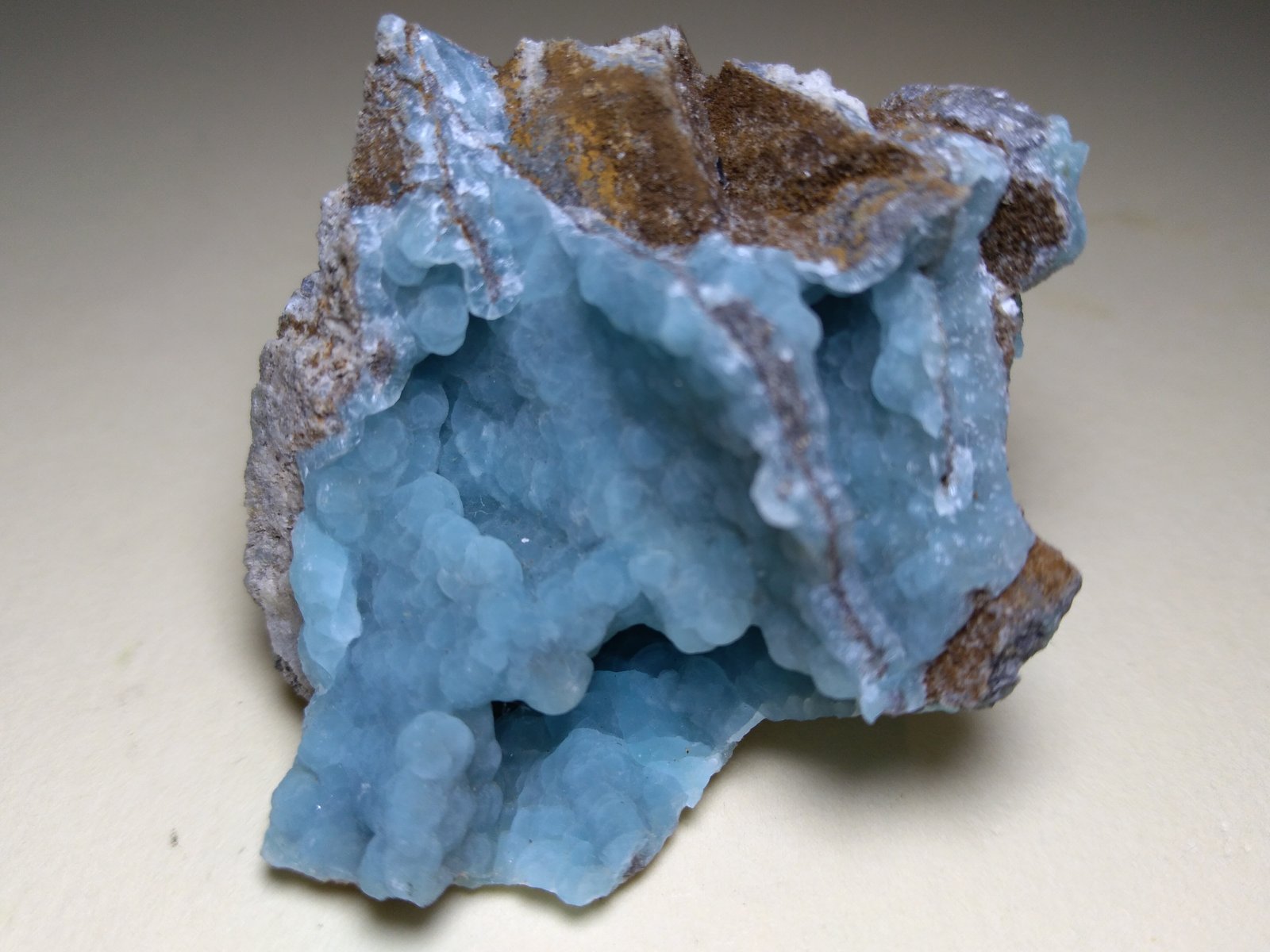 Cuarzo (variedad calcedonia)
45 x 40 mm
(Autor: Sante Celiberti)