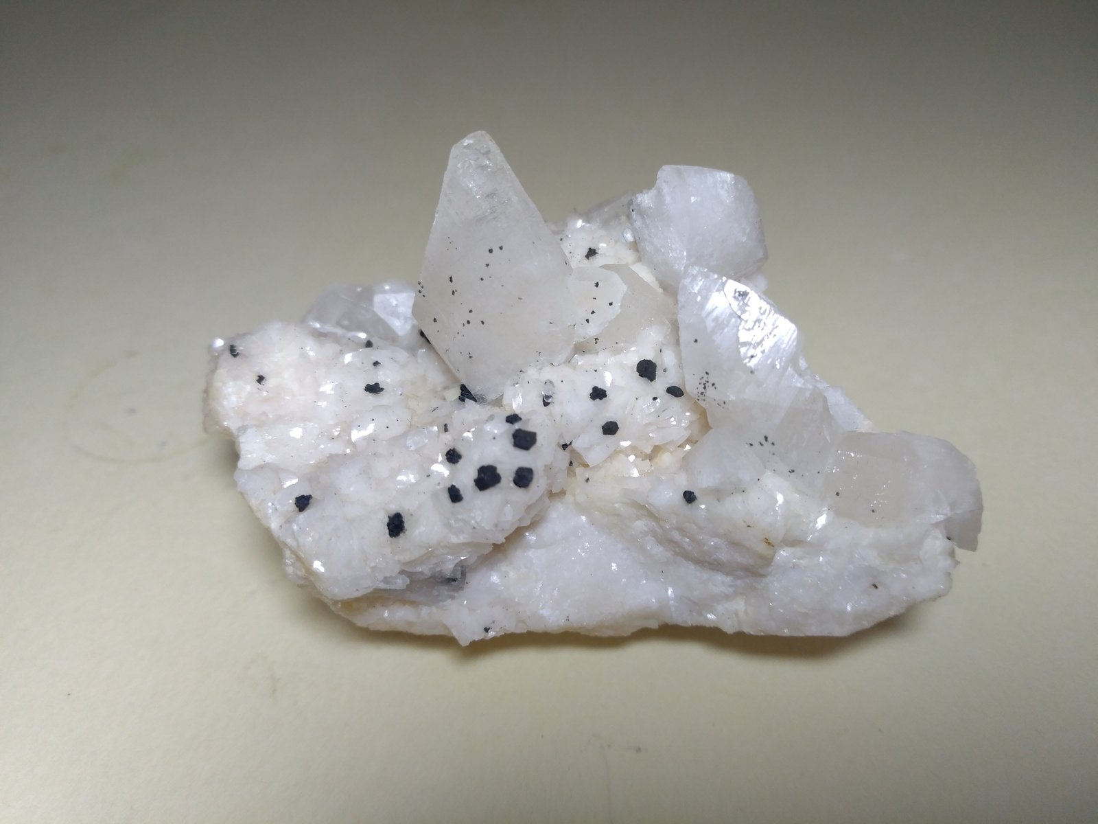 Calcita, Dolomita, Galena
63 x 45 mm
(Autor: Sante Celiberti)