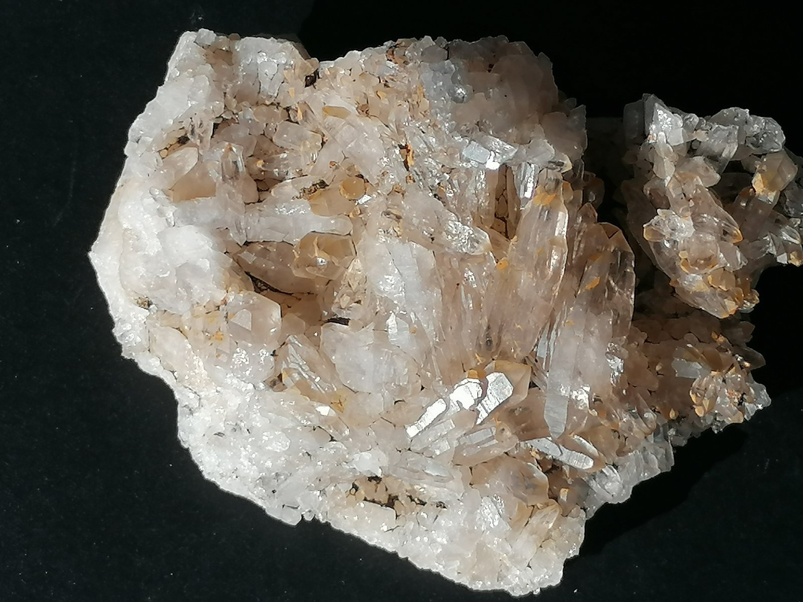 Cuarzo (variedad hialino).
8 x 6 cm.
(Autor: Rafael varela olveira)
