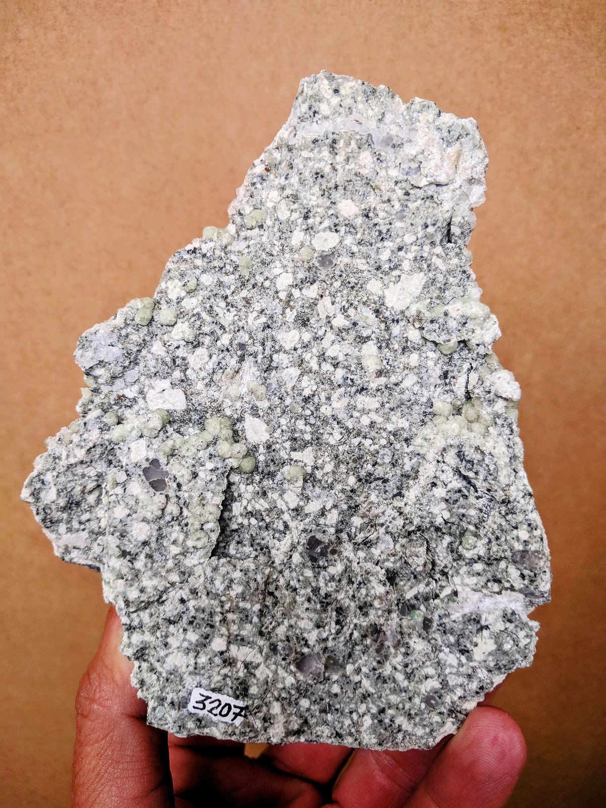 Fluorita, Calcita
14,5 x 10,5 x 4,7 cm.
(Autor: carles)