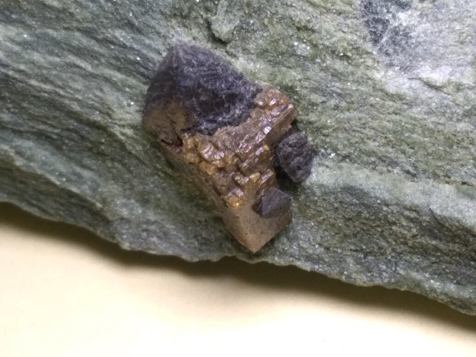 Perovskita, Magnetita
102 x 52 mm
(Autor: Sante Celiberti)