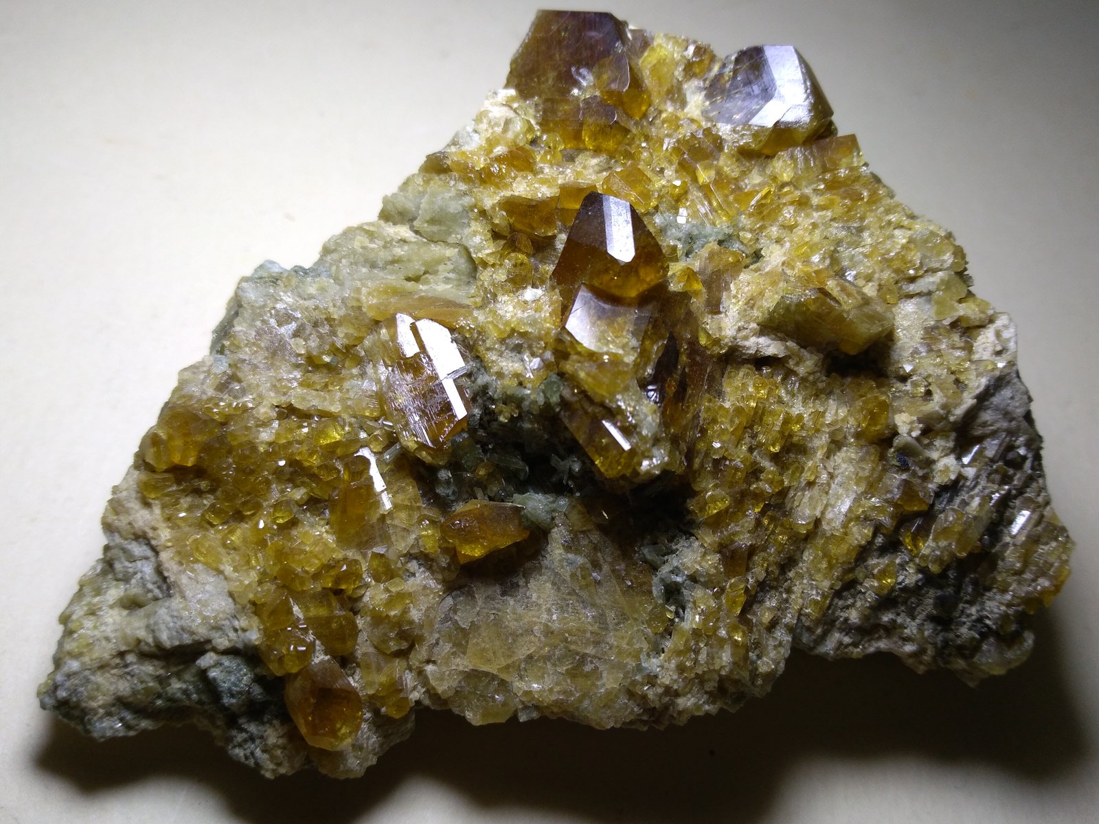 Epidota
77 x 56 mm
(Autor: Sante Celiberti)