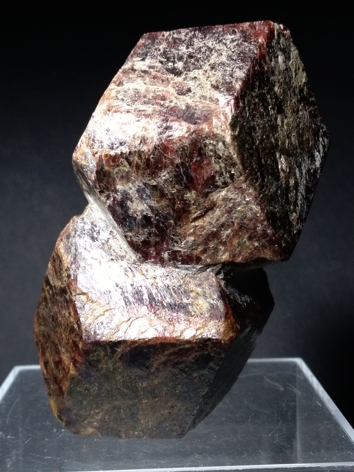 Almandino (Grupo Granate)
84 x 55 mm
(Autor: Sante Celiberti)