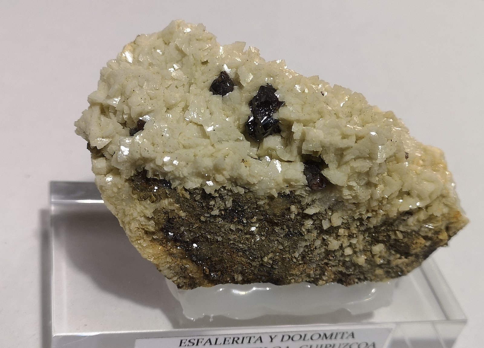 Esfalerita y Dolomita
95x55x40mm
(Autor: joaquin gar)