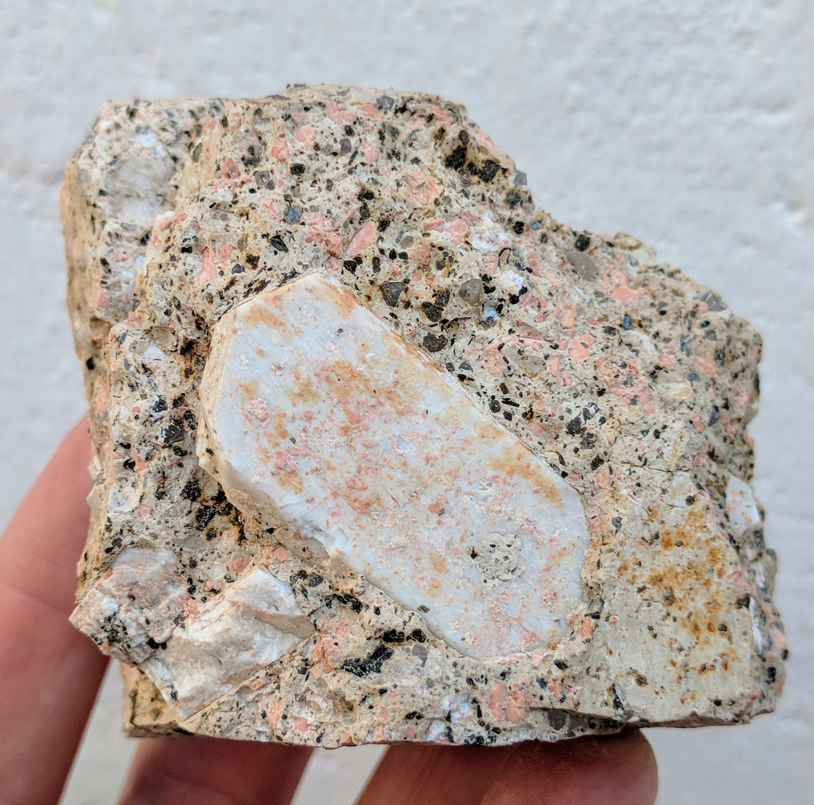 Ortoclasa
6,7 x 6,0 cm.
(Autor: carles)