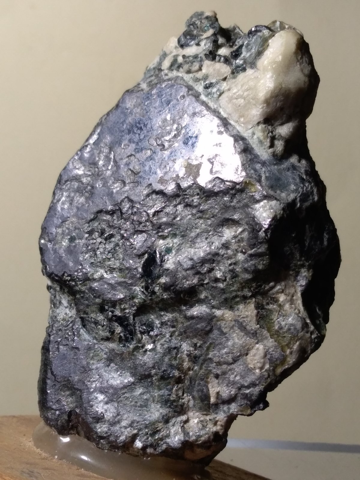Ilmenita
68 x 47,5 mm
(Autor: Sante Celiberti)