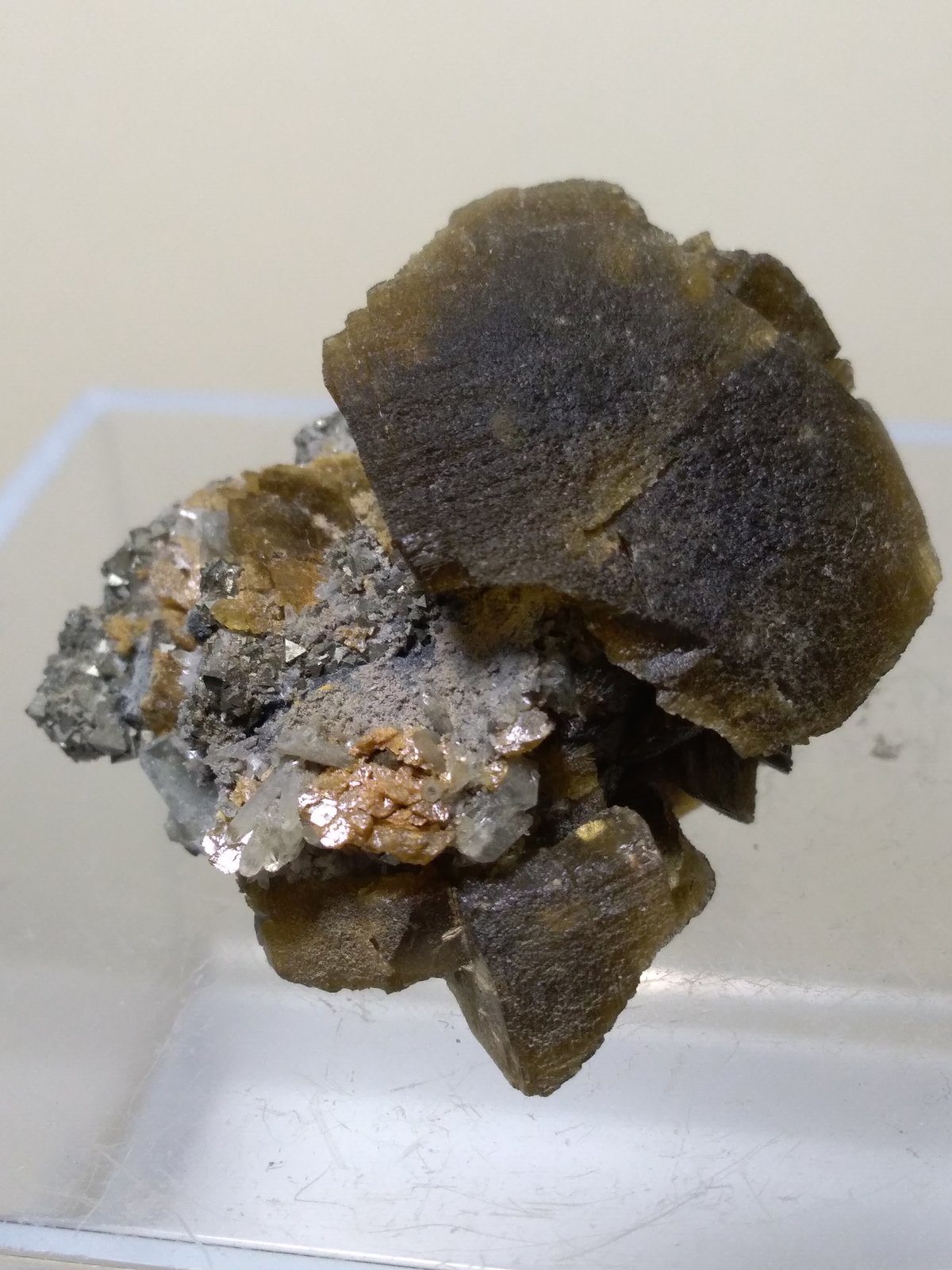 'Axinita', Arsenopirita
33 x 30 mm
(Autor: Sante Celiberti)