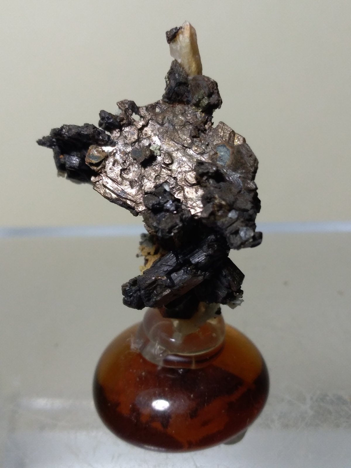 Pirrotita, Cuarzo
34 x 24 mm
(Autor: Sante Celiberti)