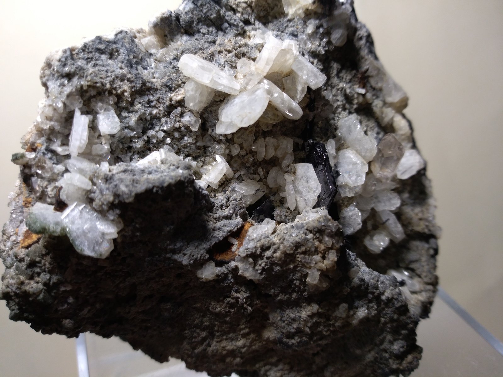 Albita, Hematites, Cuarzo
75 x 67 mm
(Autor: Sante Celiberti)