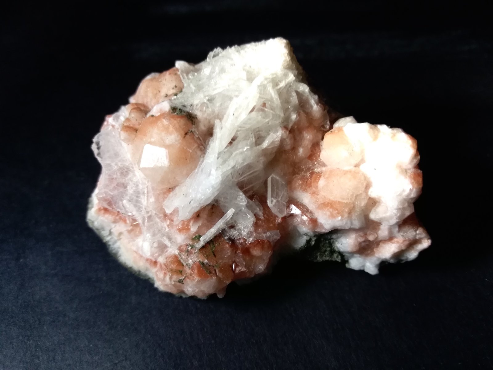 Analcima, Fluorapofilita-(K)
59 x 39 mm
(Autor: Sante Celiberti)