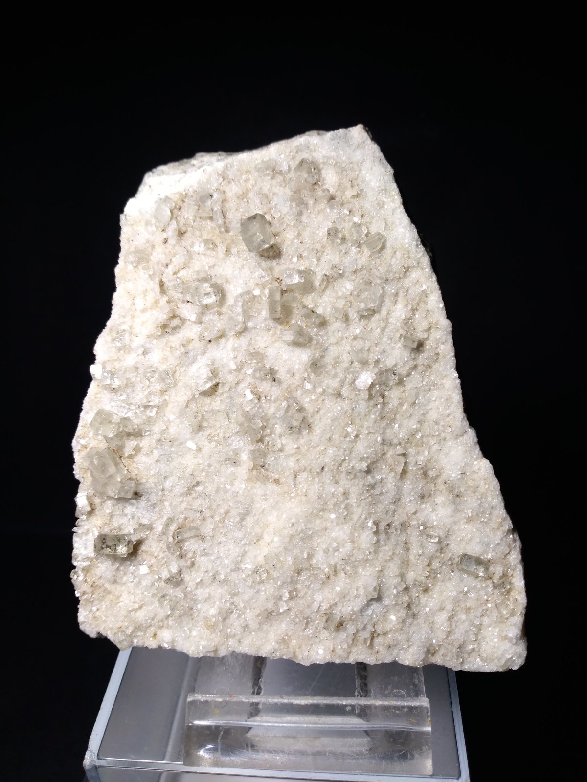 Fluorapatito
90 x 74 mm
(Autor: Sante Celiberti)
