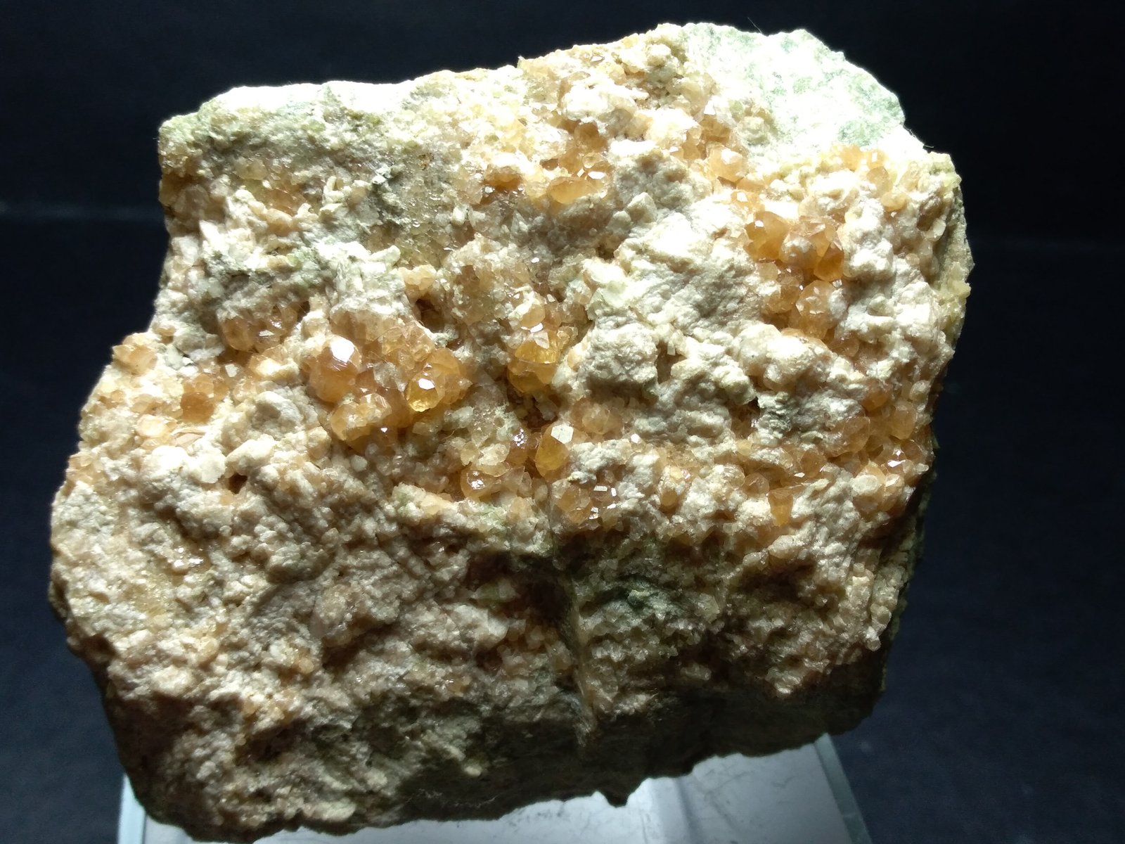 Andradita (variedad topazolita)
66 x 64 mm
(Autor: Sante Celiberti)