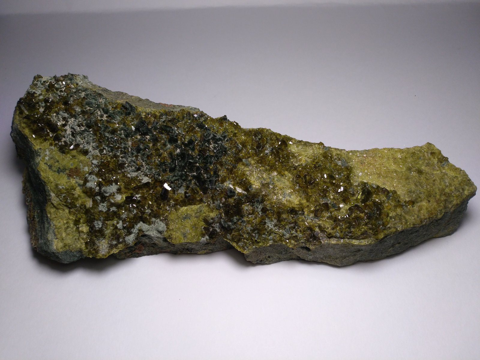 Epidota
290 x 100 mm
(Autor: Sante Celiberti)