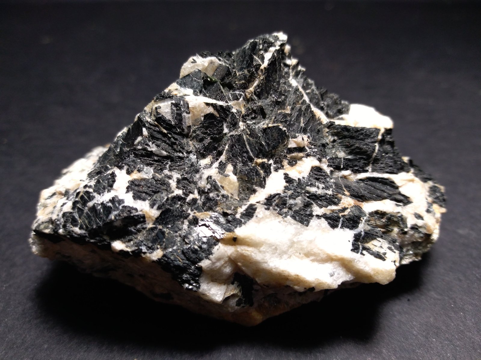 Cloritoide, Cianita
66 x 47 mm
(Autor: Sante Celiberti)