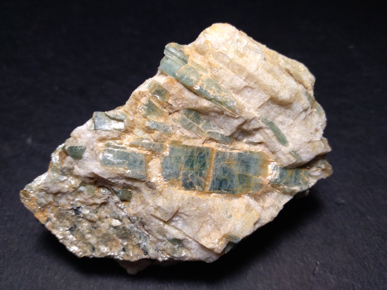 Cloritoide, Cianita
66 x 47 mm
(Autor: Sante Celiberti)