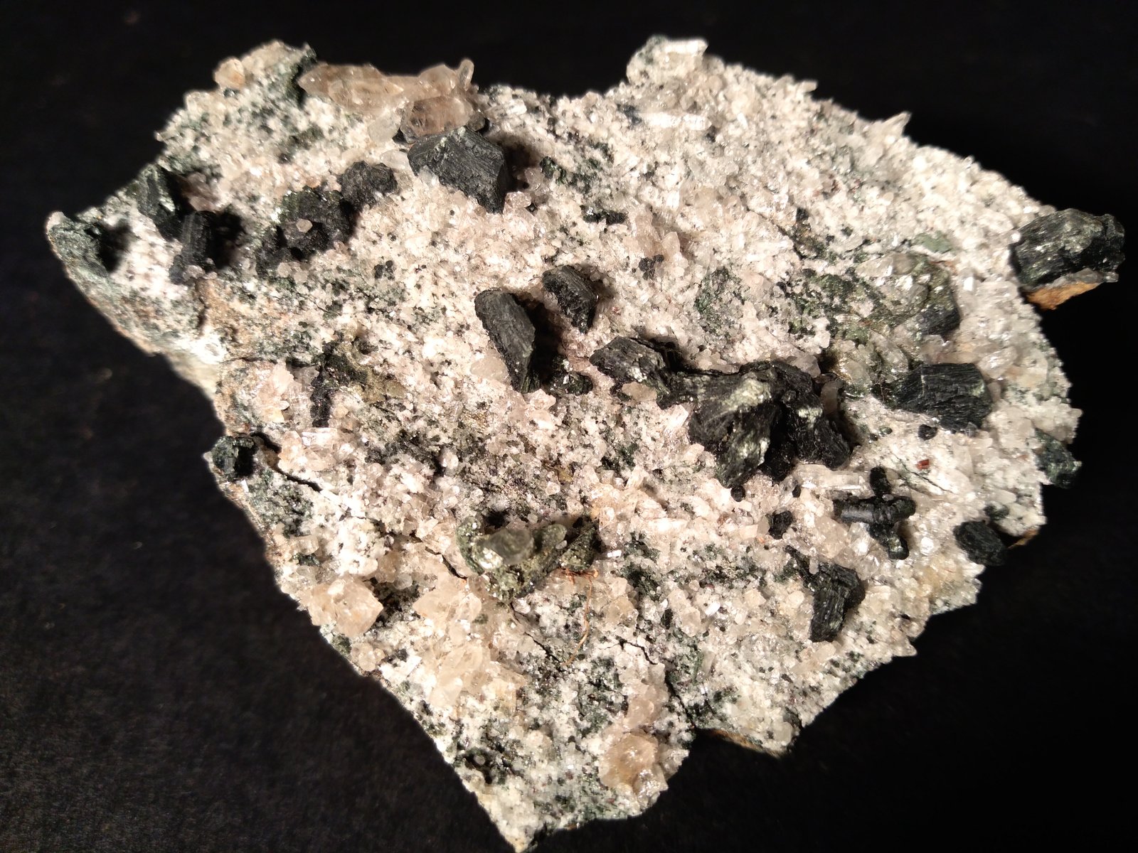 Clinochloro, Cuarzo
72 x 56 mm
(Autor: Sante Celiberti)