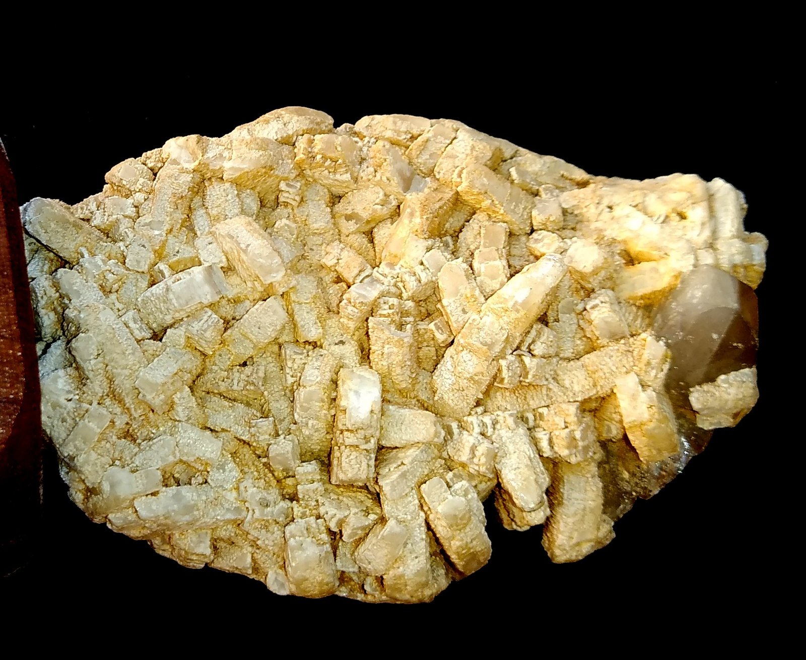 Ortoclasa
11 x 6 x 4 cm
(Autor: Anisio Claudio)