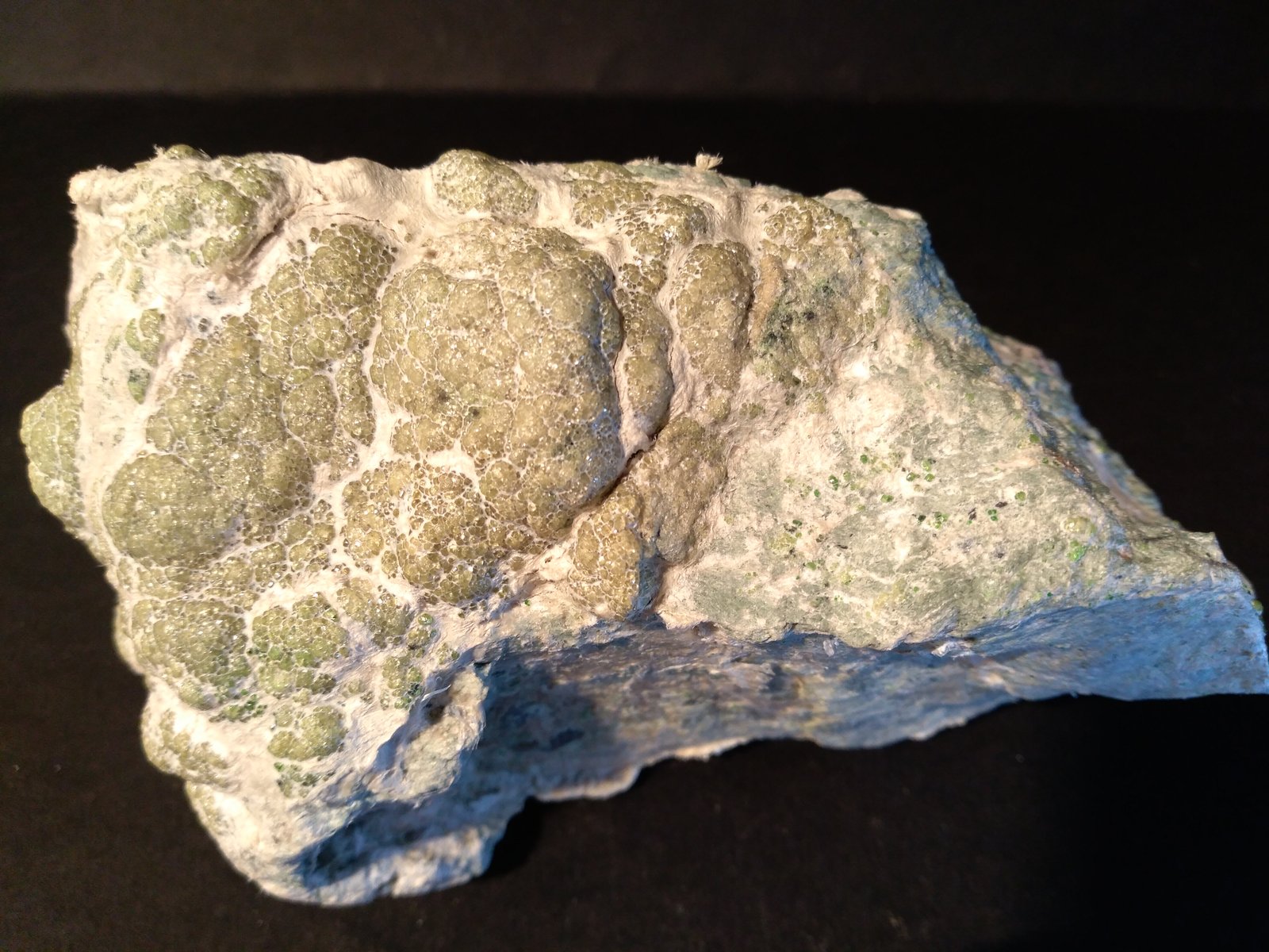 Andradita (variedad demantoide)
135 x 80 mm
(Autor: Sante Celiberti)