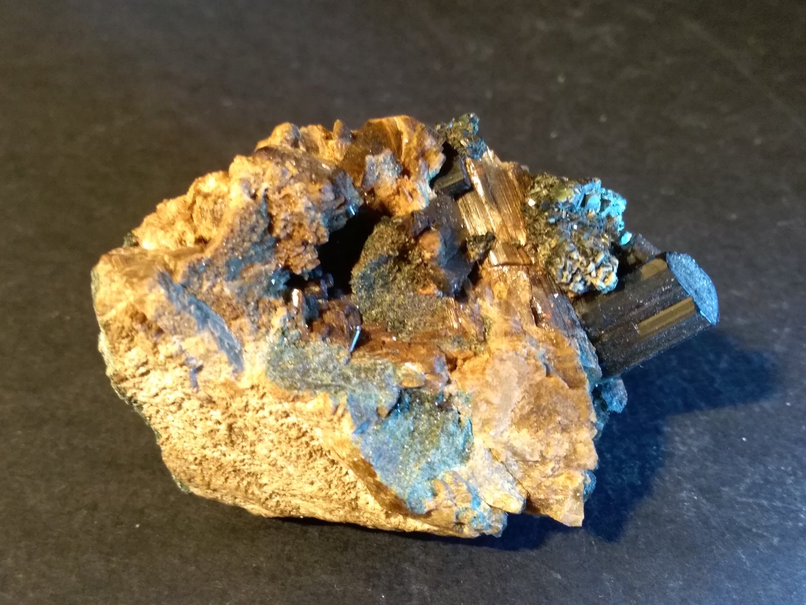 Vesuvianita (Vesubiana), Clinocloro
60 x 40 mm
(Autor: Sante Celiberti)