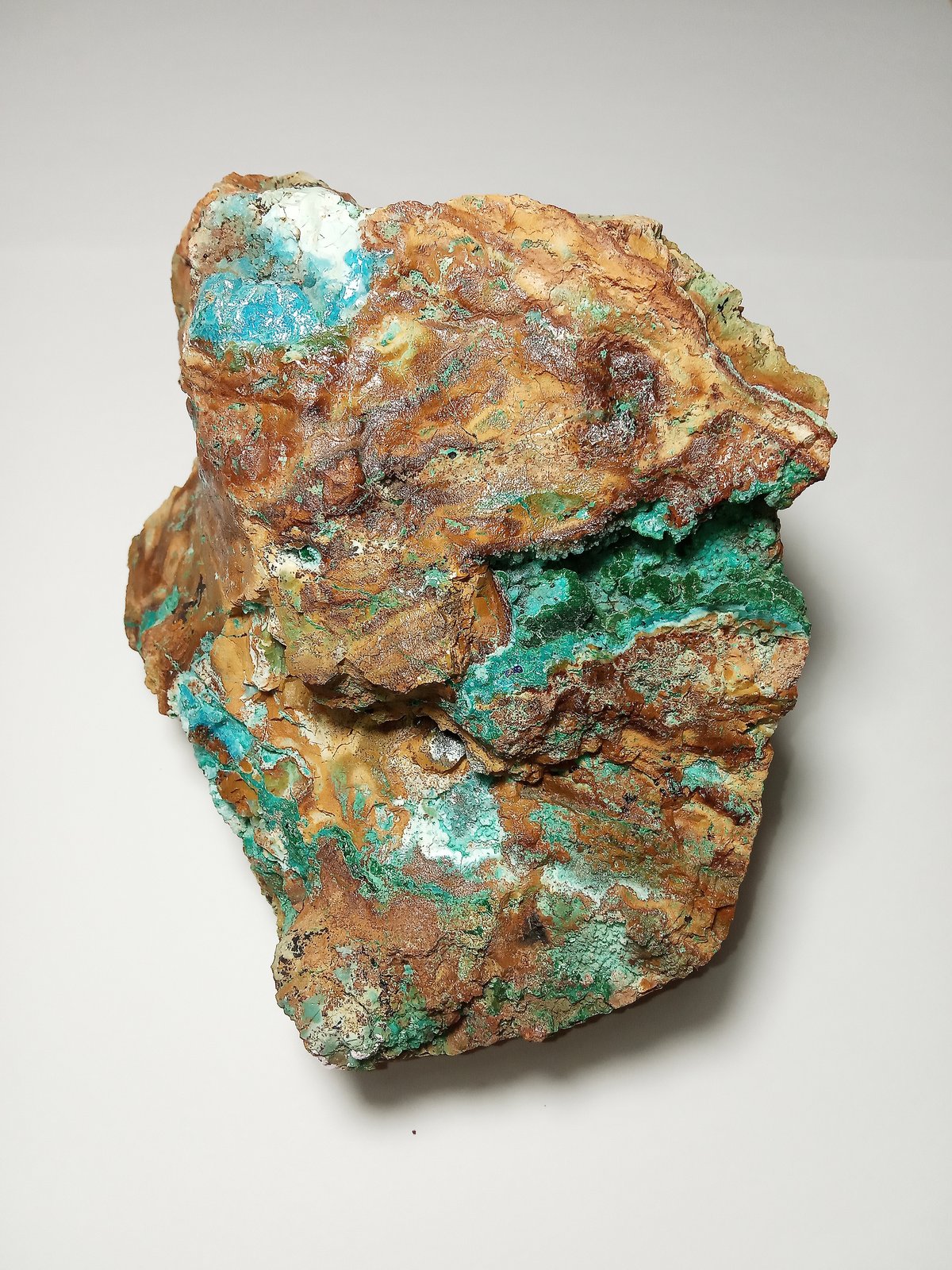 Alófana, Malaquita, Azurita.
10*8 *4 cm.
(Autor: cantero II)