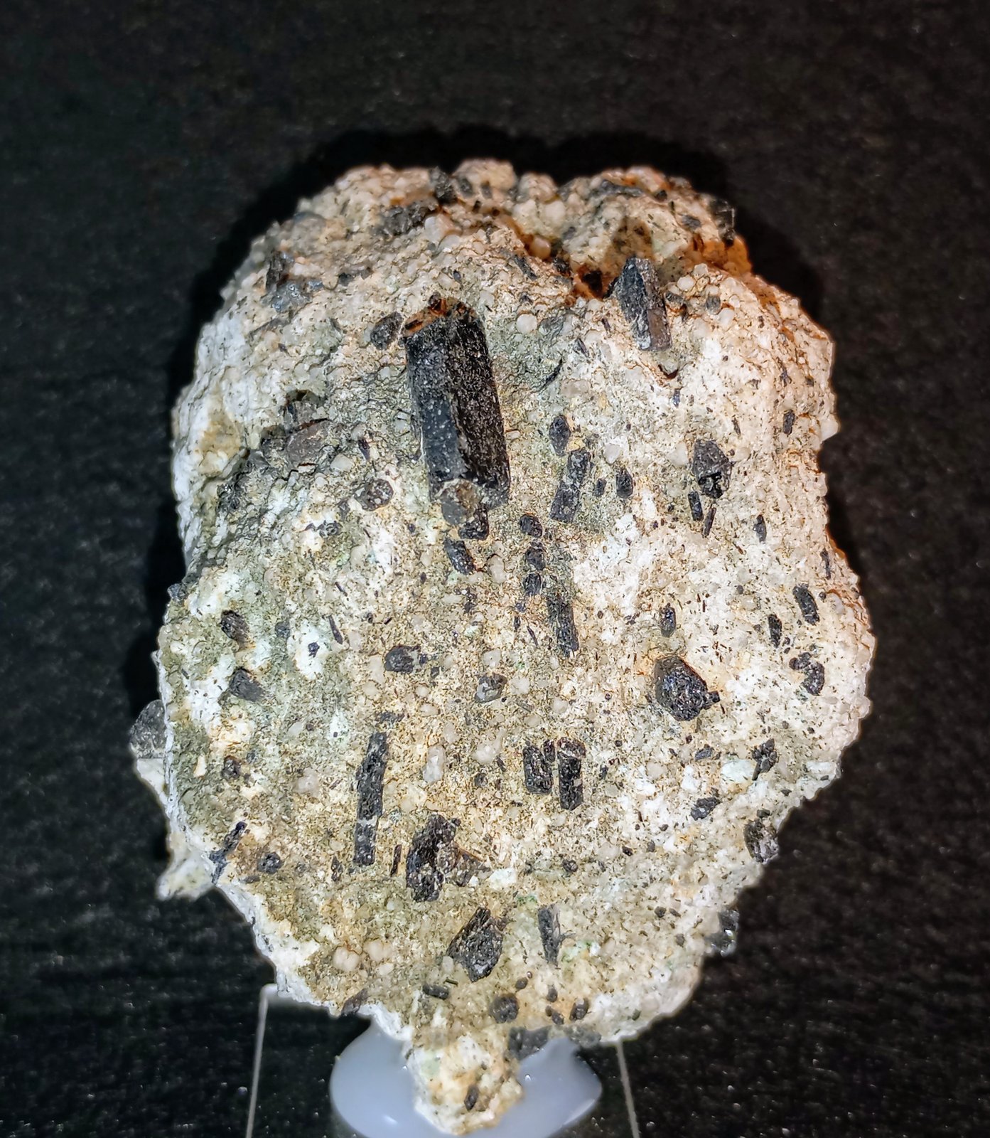 Ferro-hornblenda
7 x 5 x 5 cm.
(Autor: Felipe Abolafia)