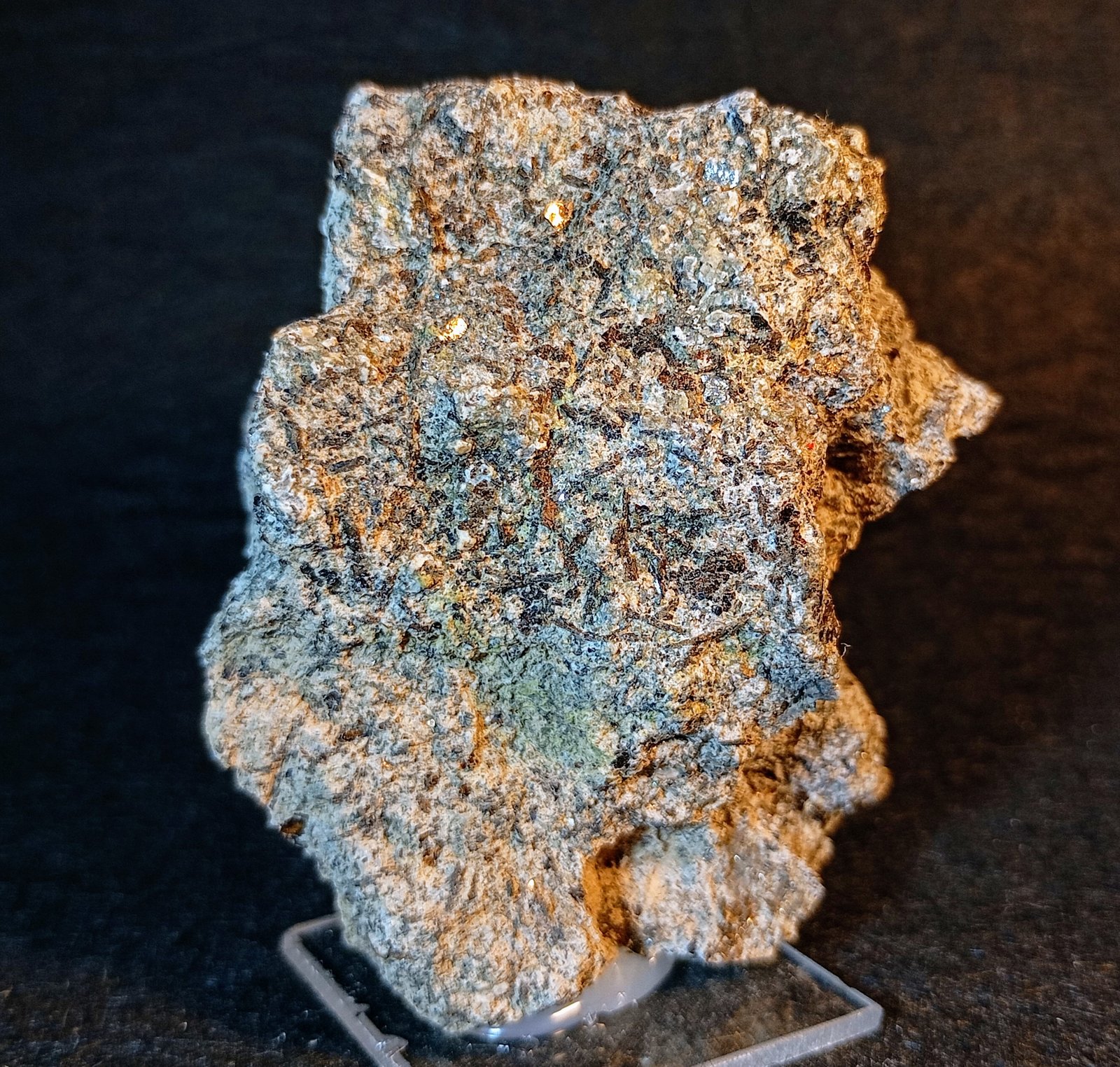 Flogopita (Grupo Mica)
6 x 5 x 4,5 cm.
(Autor: Felipe Abolafia)