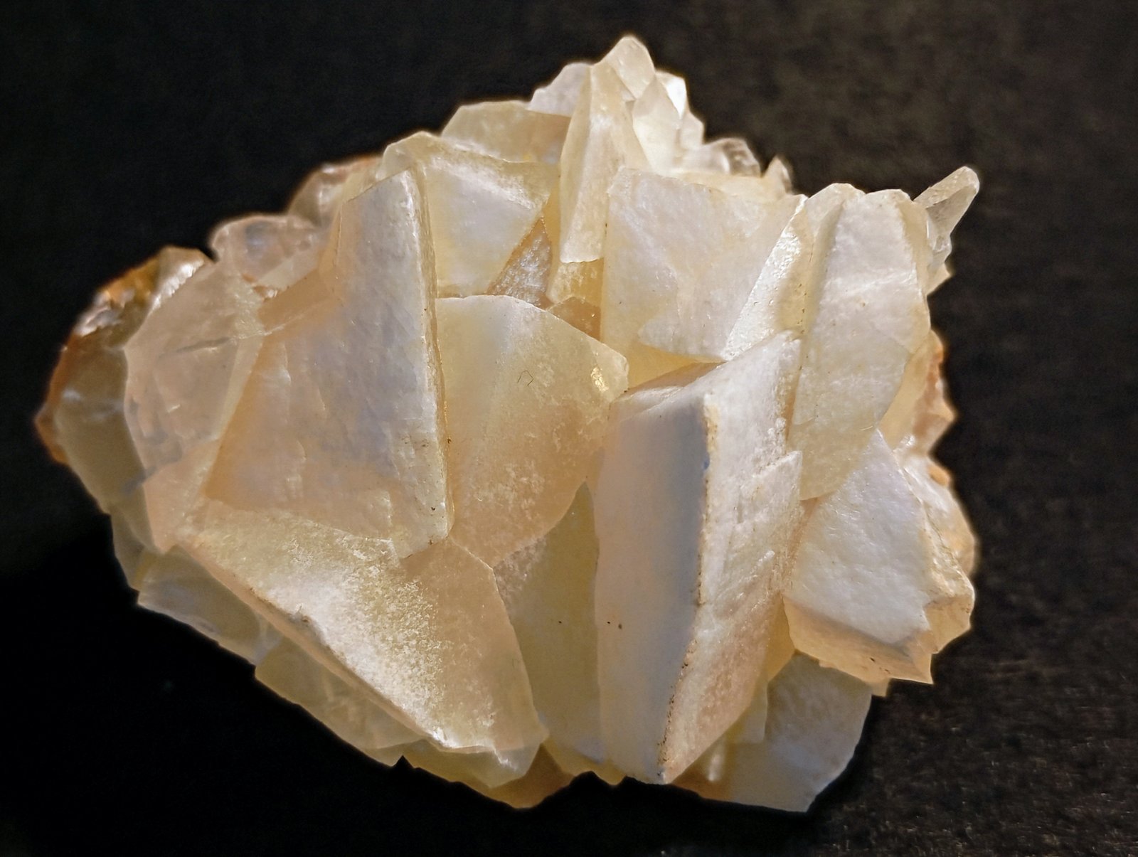 Calcita
6 x 4 x 4 cm.
(Autor: Felipe Abolafia)