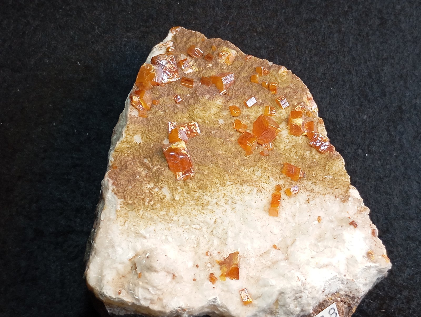 Wulfenita
7 x 7 cm.
(Autor: Felipe Abolafia)
