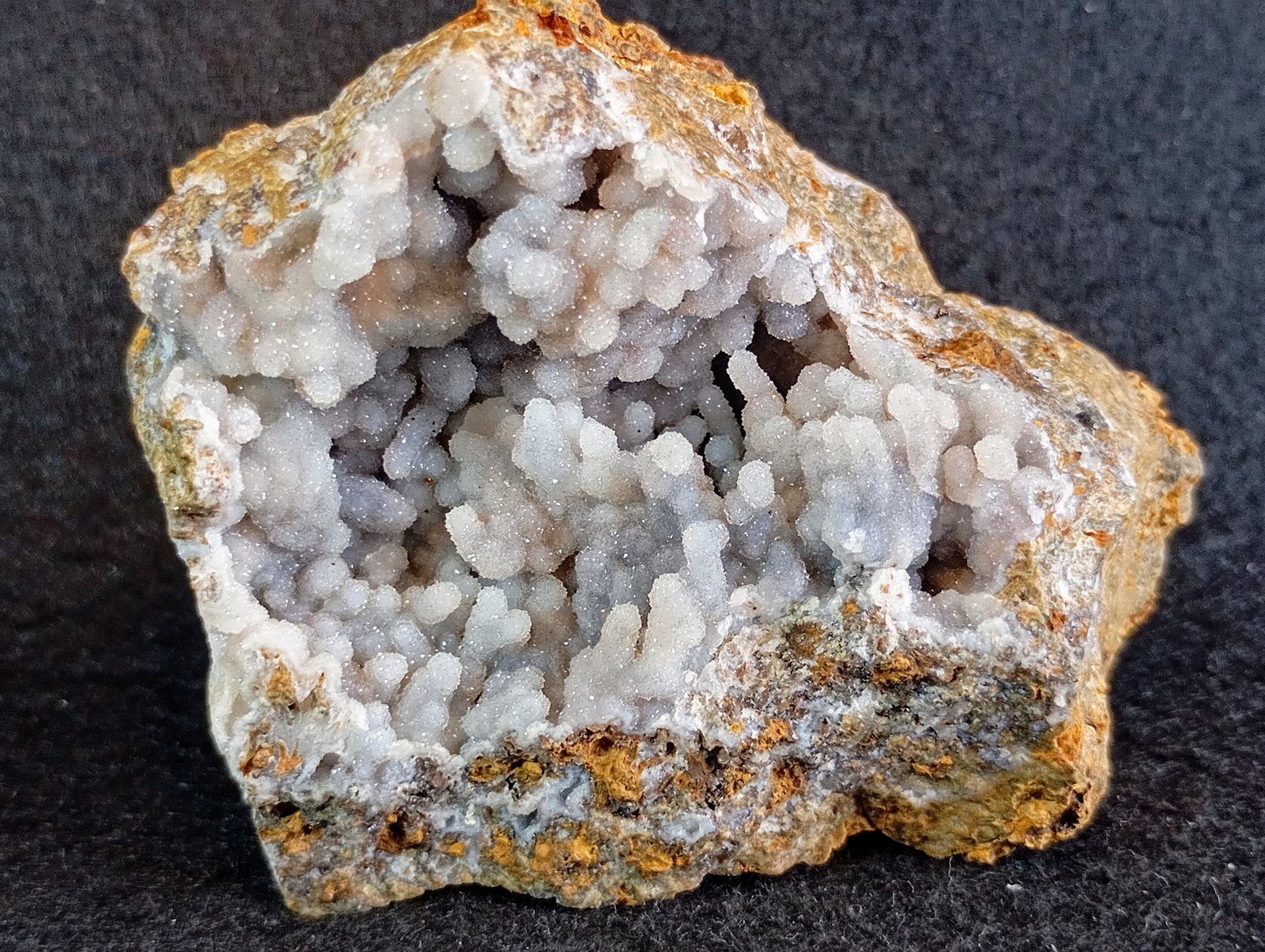Cuarzo (variedad calcedonia)
8 x 6 cm.
(Autor: Felipe Abolafia)