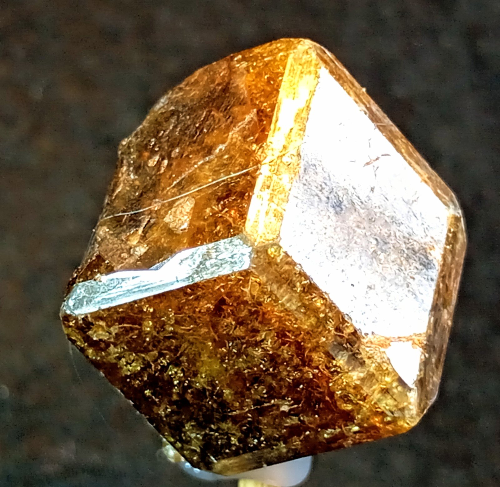 Granate
3 x 3 cm.
(Autor: Felipe Abolafia)