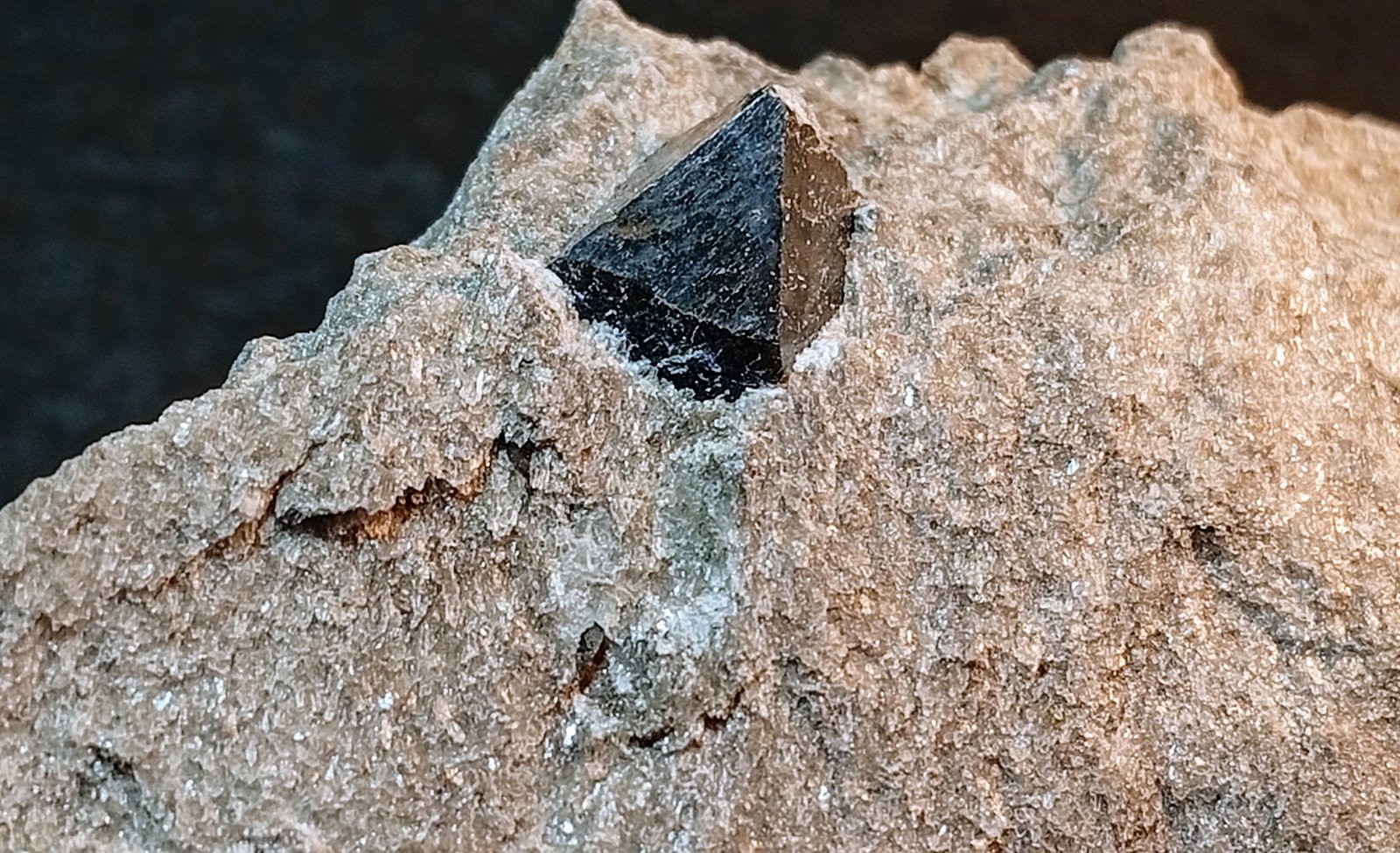Dolomita (variedad teruelita)
6 x 6 cm .
(Autor: Felipe Abolafia)