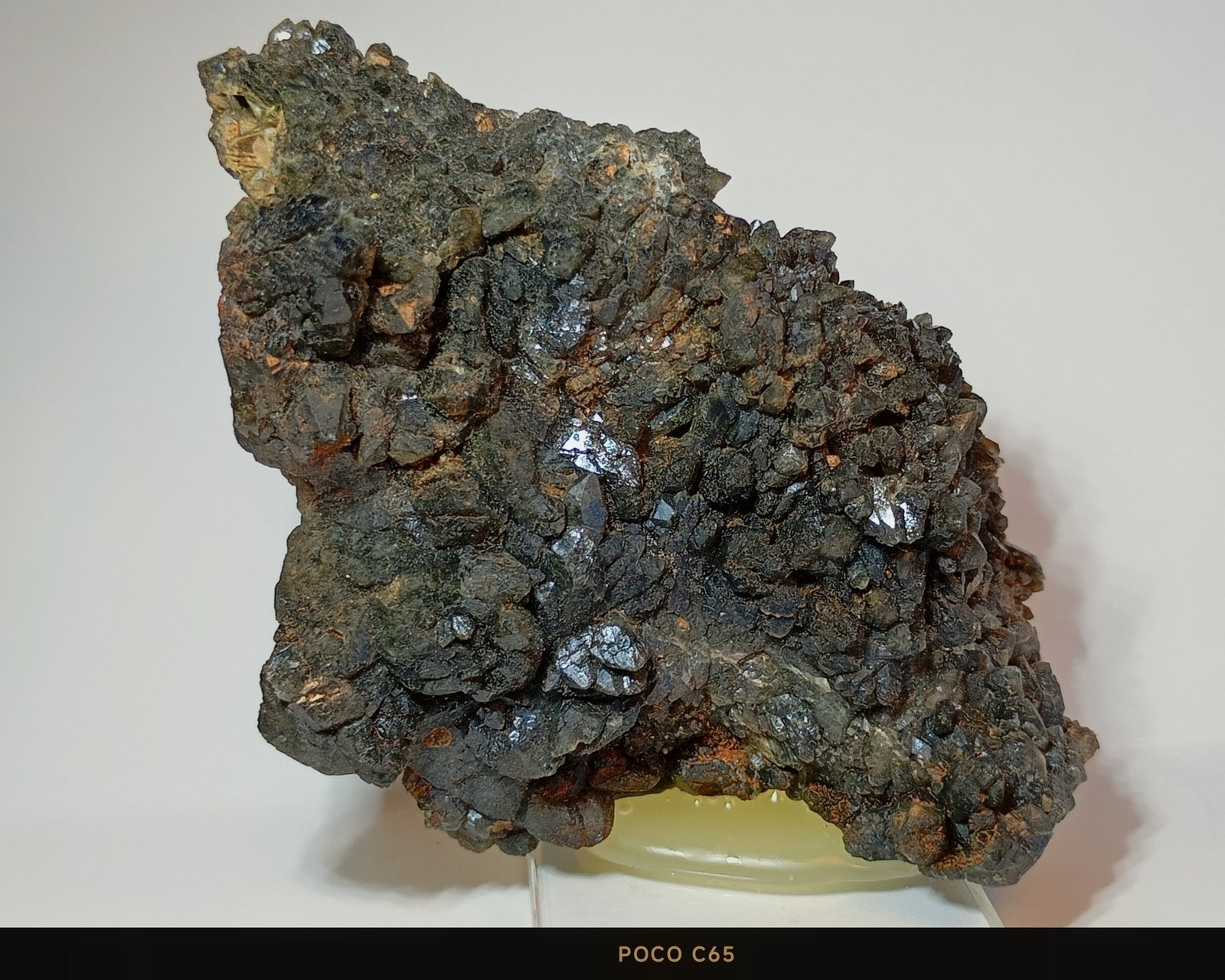 Cuarzo  (variedad prasio)
6 x 7 cm.
(Autor: Felipe Abolafia)