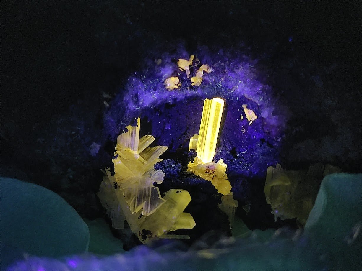 Cerusita
Cristal 2.3 cm
(Autor: Cesar M. Salvan)