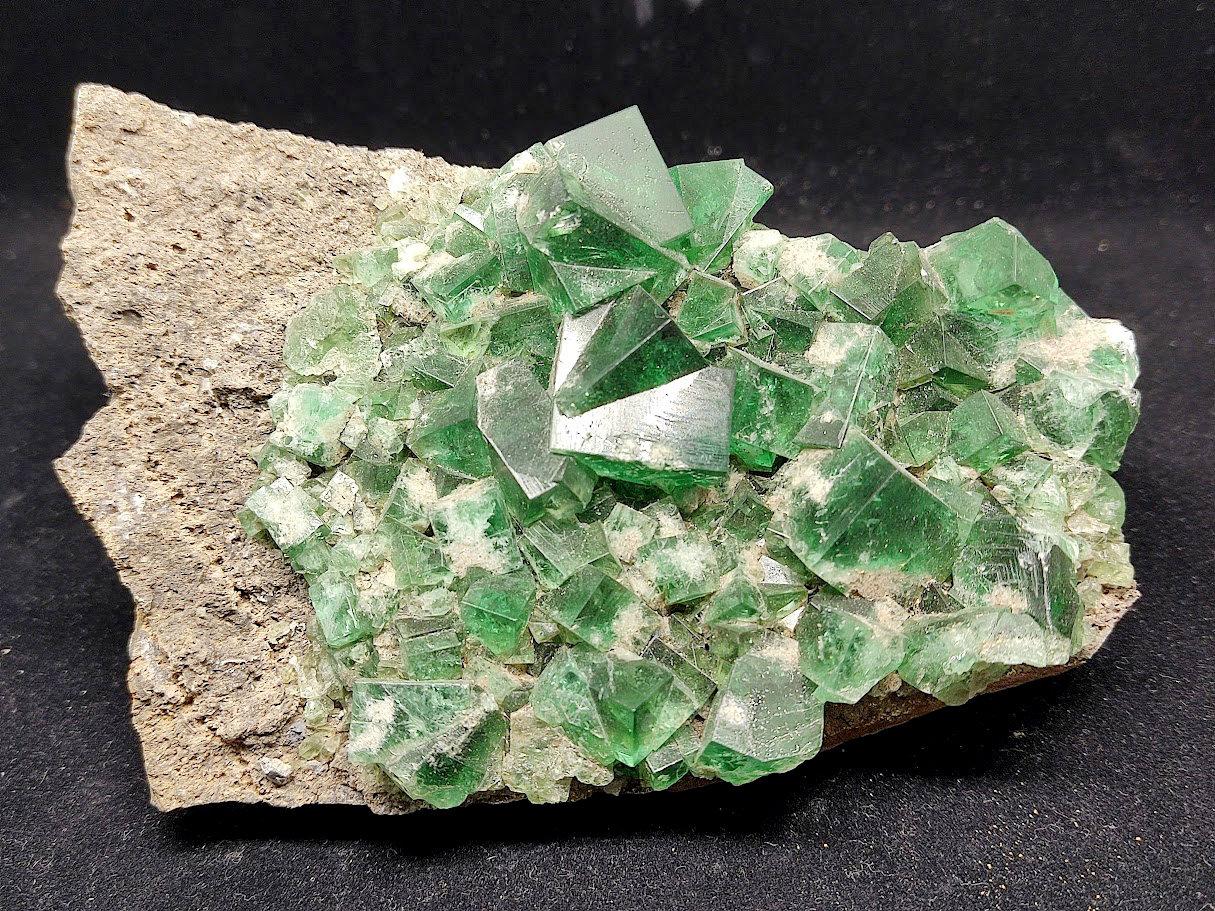 Fluorita
18 cm
(Autor: Cesar M. Salvan)