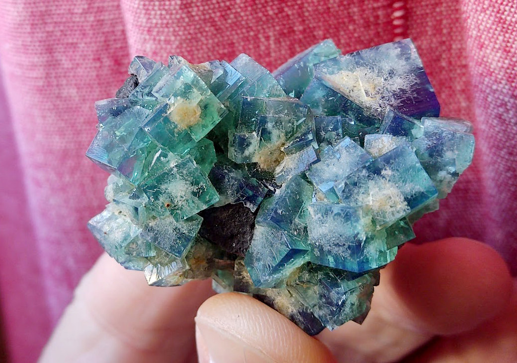 Fluorita
6 cm
(Autor: Cesar M. Salvan)