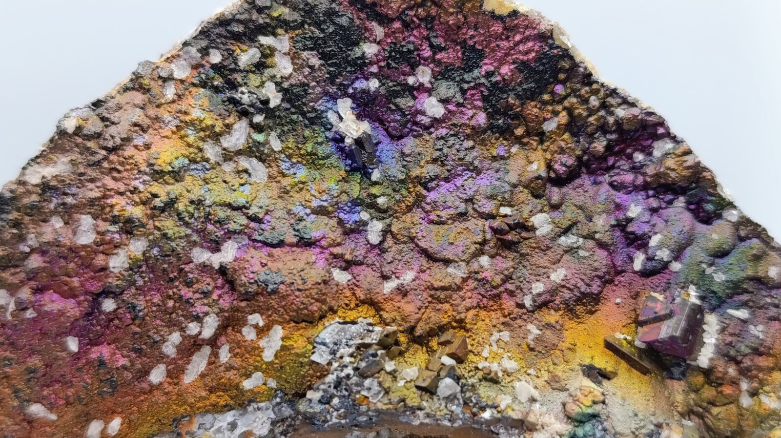 Goethita irisada y cerusita.
13x7'5 cm
(Autor: AntonioJesus)