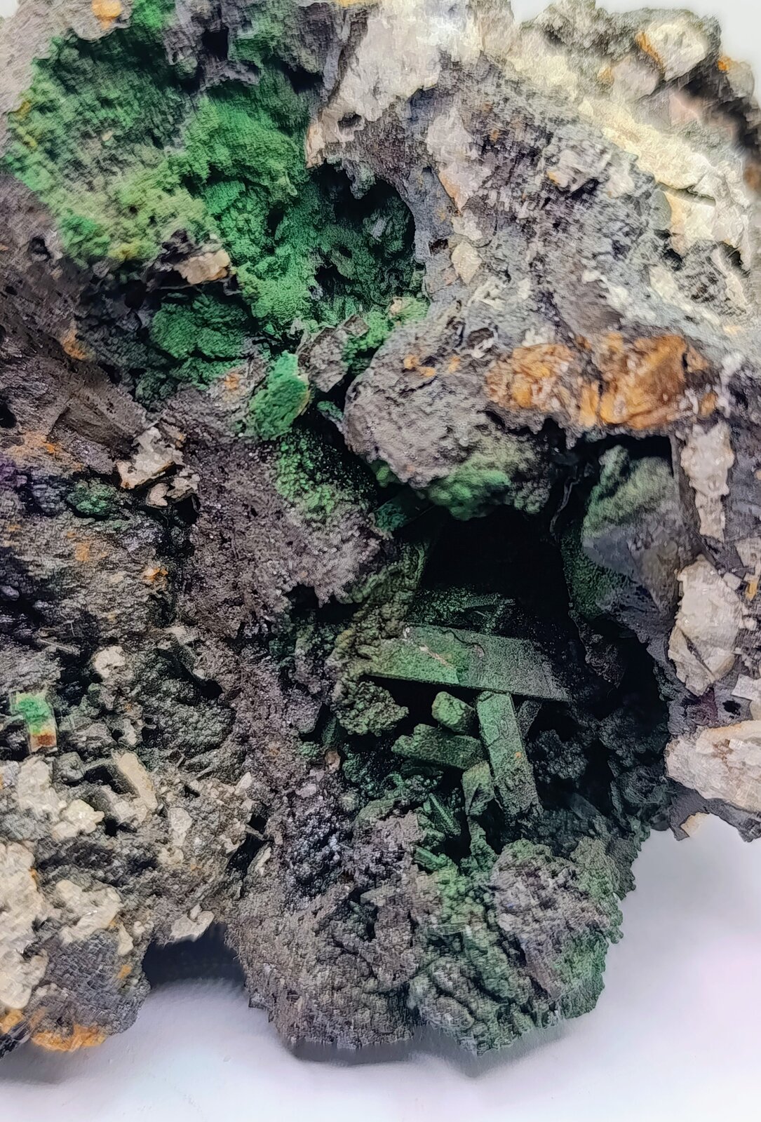 Cerusita pseudomórfica de Anglesita y Goethita
12x10 cm
(Autor: AntonioJesus)