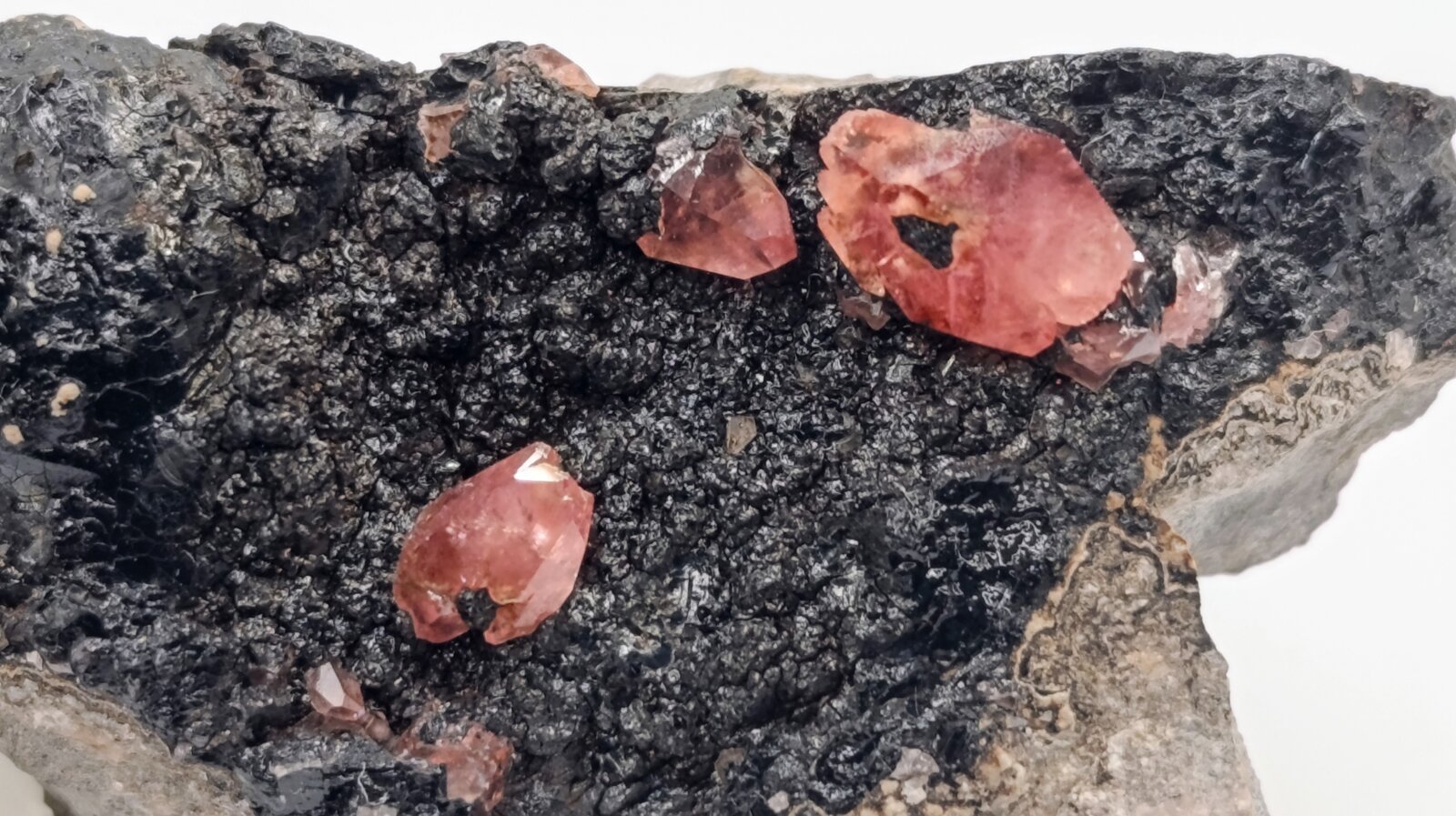 Rodocrosita.
Mina Uchucchacua, Provincia Oyón, Departamento Lima, Perú
5'5x3 cm
(Autor: AntonioJesus)