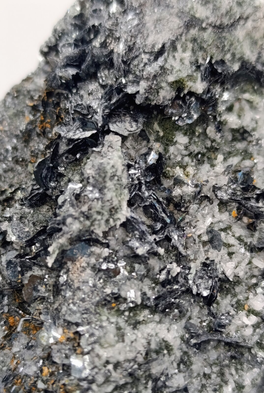 Hematites
Cantera Tejea, Los Molinillos-Cerro de la Mina, Archidona, Comarca de Antequera, Málaga, Andalucía, España
9x6 cm
(Autor: AntonioJesus)