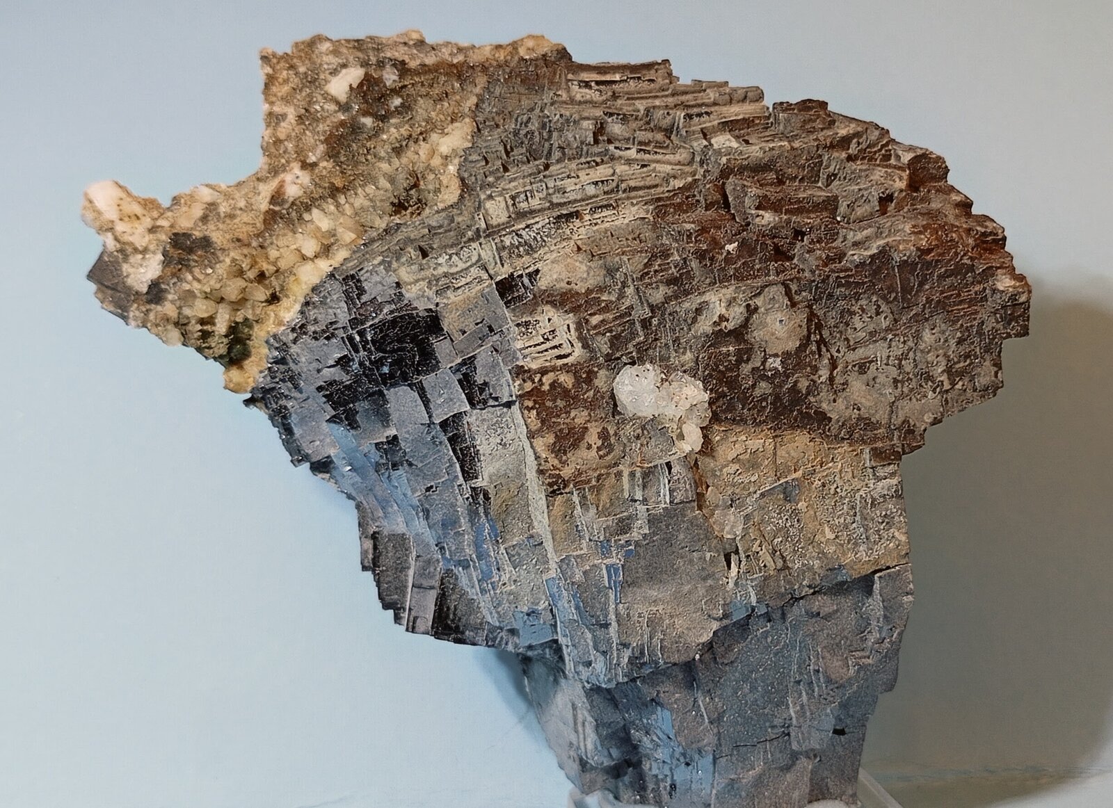 Galena
Grupo Minero La Cruz, Filón La Cruz, Linares, Comarca Sierra Morena, Jaén, Andalucía, España
8 x 7 x 2,5 cm.
(Autor: Felipe Abolafia)
