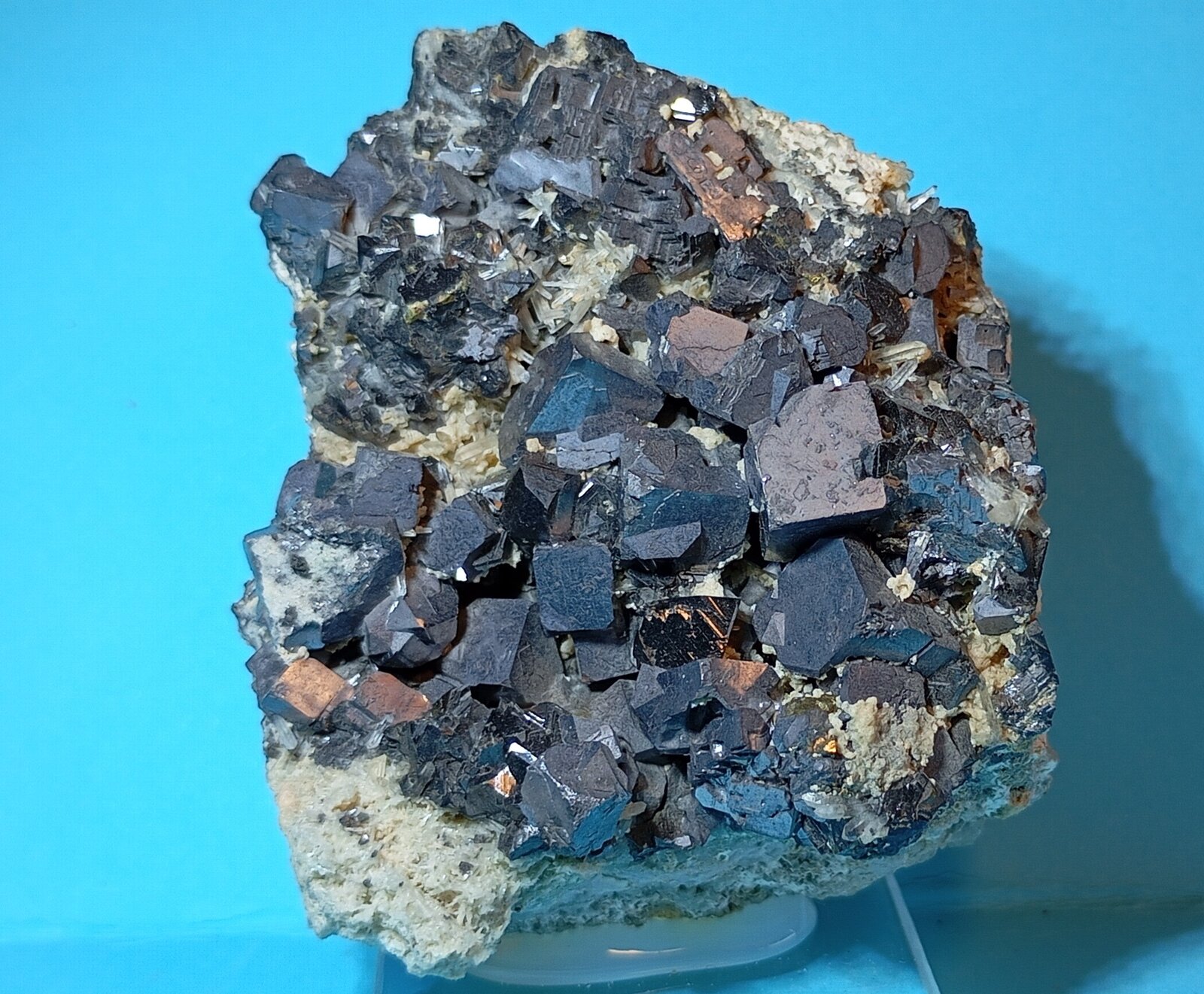 Galena
Zona minera Madan, Montes Rhodope, Smolyan Oblast, Bulgaria
6 x 6 x 4 cm.
(Autor: Felipe Abolafia)