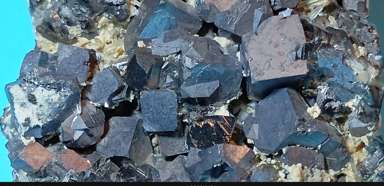 Galena
Zona minera Madan, Montes Rhodope, Smolyan Oblast, Bulgaria
6 x 6 x 4 cm.
(Autor: Felipe Abolafia)