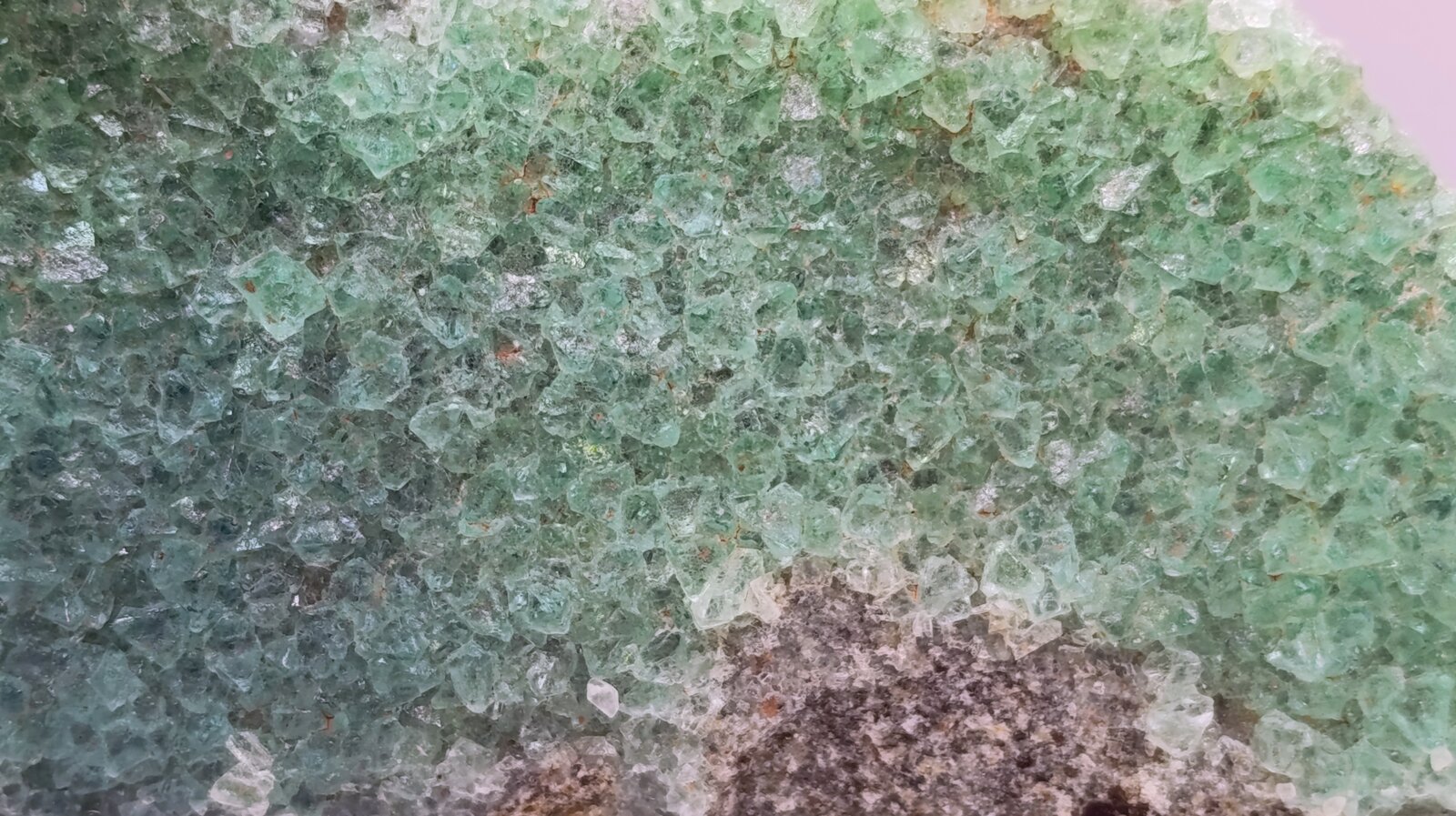 Fluorita.
Pedrera Berta, Turó Can Domènech, Serra Roques Blanques, Sant Cugat del Vallès-El Papiol, Comarca Vallès Occidental / Baix Llobregat, Barcelona, Catalunya / Cataluña, España
16x8 cm
(Autor: AntonioJesus)