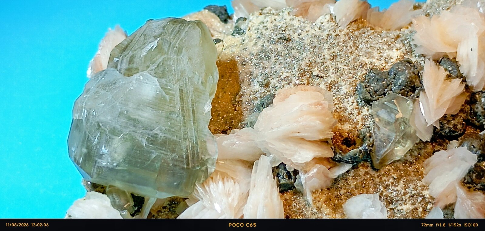 Cerusita, barita y galena
Mibladen (distrito minero Mibladen), Midelt, Provincia Midelt, Región Drâa-Tafilalet, Marruecos
7 x 5 cm
(Autor: Felipe Abolafia)