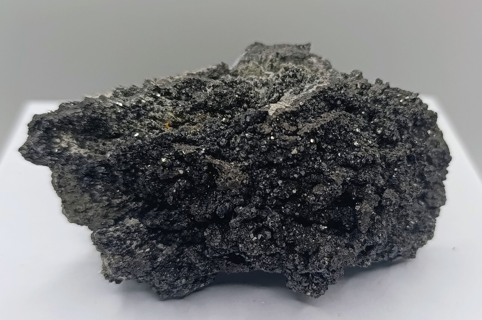 Galena y Esfalerita.
Corta Sultana, Cabezo de Ponce, Llano del Beal, Cartagena, Comarca Campo de Cartagena, Región de Murcia (Murcia), España
9x5 cm
(Autor: AntonioJesus)
