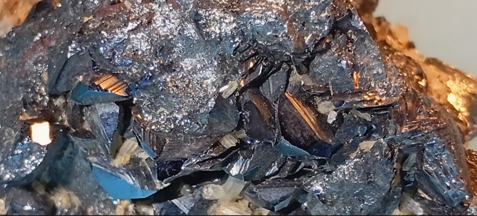 Hematites
Isla de Elba, Provincia Livorno, Toscana, Italia
5 x 5 cm.
(Autor: Felipe Abolafia)