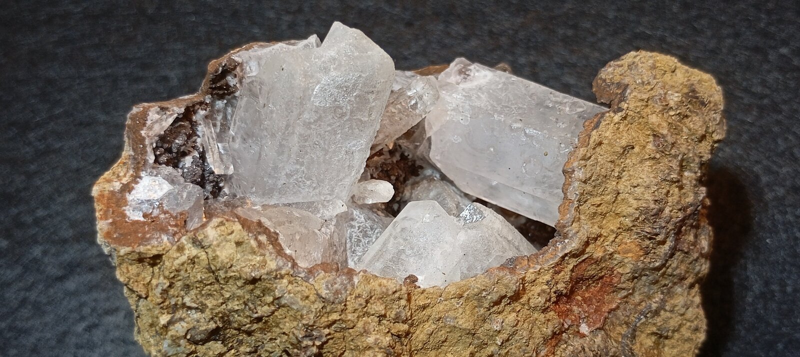 Aragonito
Mamsa, Sidi Ayad (Sidi Ayed), Provincia Boulemane, Región Fès-Meknès, Marruecos
8 x 6 x 3,5 cm.
(Autor: Felipe Abolafia)