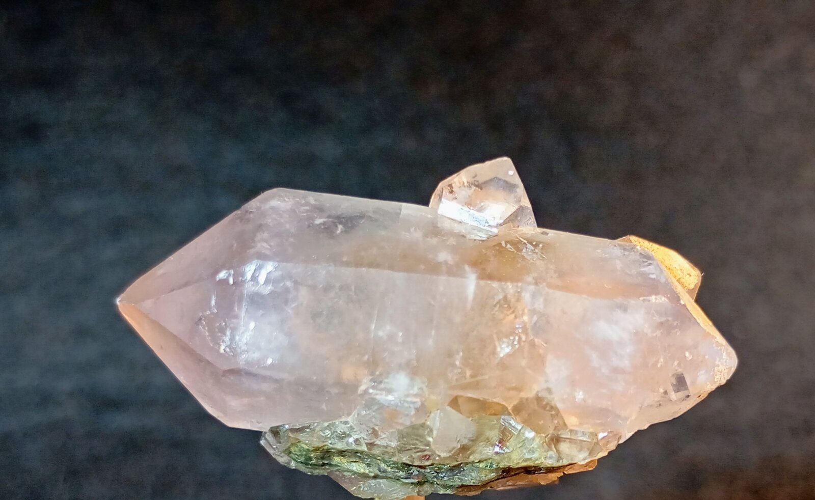 Cuarzo
Bailén, Comarca Sierra Morena, Jaén, Andalusia, Spain
3,5 x 1,5 cm.
(Autor: Felipe Abolafia)