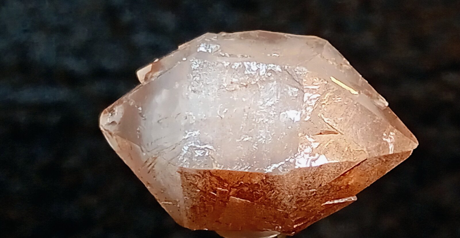 Cuarzo
Bailén, Comarca Sierra Morena, Jaén, Andalusia, Spain
2 x 1 cm.
(Autor: Felipe Abolafia)