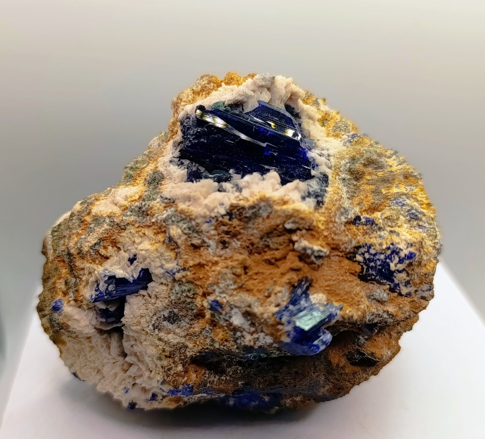 Azurita.
Azurite workings (Kerrouchen), Boumia Pachalik, Midelt Province, Drâa-Tafilalet Region, Morocco
10x8 cm
(Autor: AntonioJesus)
